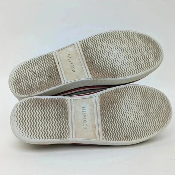 Tommy Hilfiger Fressian Low Top Lace-Up Sneakers - Picture 8 of 11